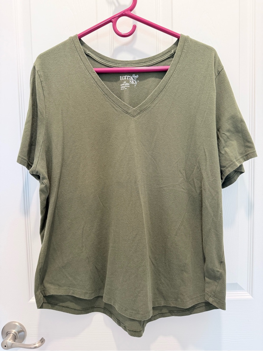 Terra & Sky Olive V-Neck Short Sleeve Tee